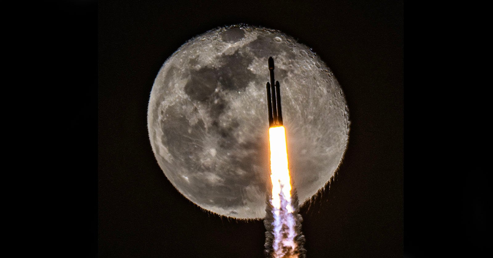 SpaceX Rocket Causes Moon to Ripple in Photographers Fantastic Image