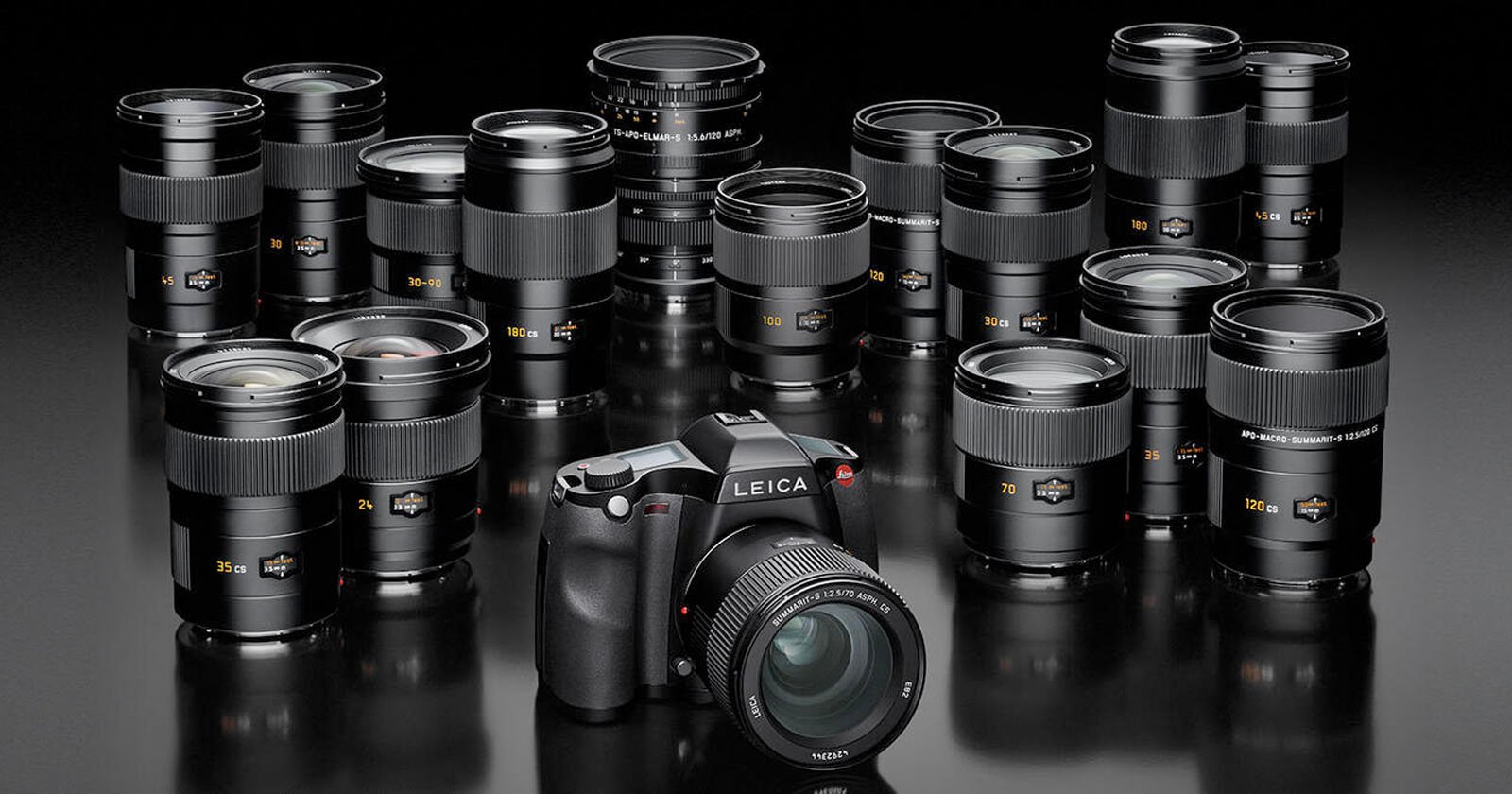 Leica Will Deliver a Mirrorless Medium Format Hybrid Camera Within 2 Years