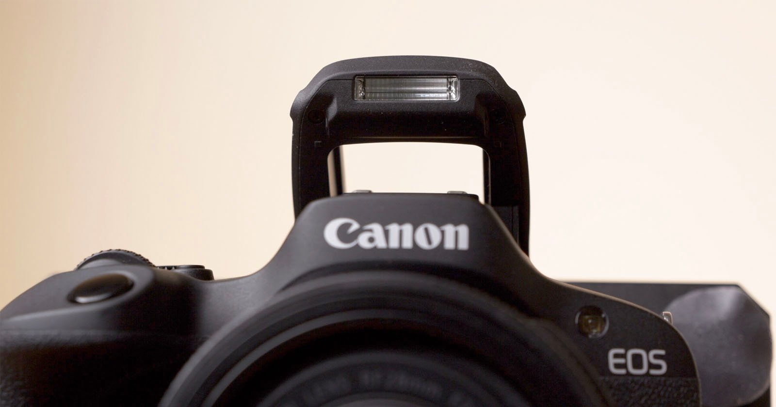 The Canon R100 is Down to $414, But You Still Shouldnt Buy It