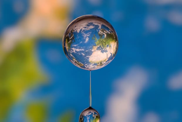 Worlds Captured in Drops of Water planet1 mini