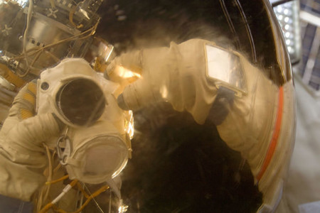 Photographs of Astronauts Using DSLRs on Spacewalks | PetaPixel