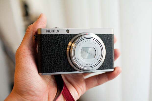 Hands-on with the Fujifilm XF1: A Retro and Flexible Compact