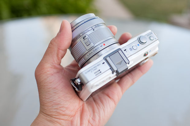 Review: Olympus E-PM2 Is Small, Speedy, And Sleek, But Its UI is