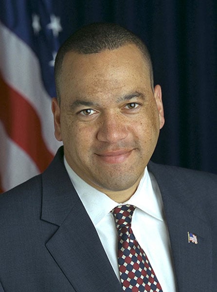Eric Draper's official White House Photographer portrait from 2007