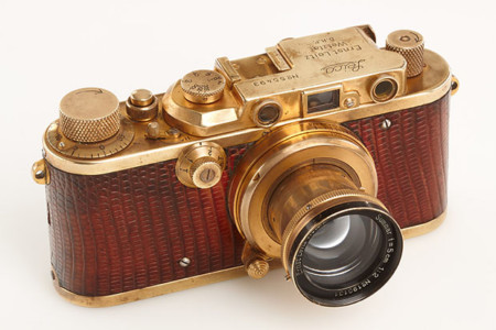 Leica That Shot 'V-J Day in Times Square' Photo Fetches $150K at ...