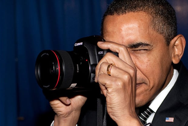 Obama doing it right with a Canon 5D Mark II