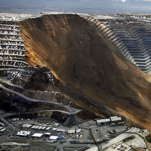 A crop of the photograph showing the scale of the landslide