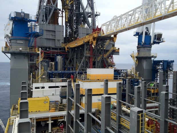 Taking Pictures On An Offshore Oil Rig Is Serious Business Petapixel