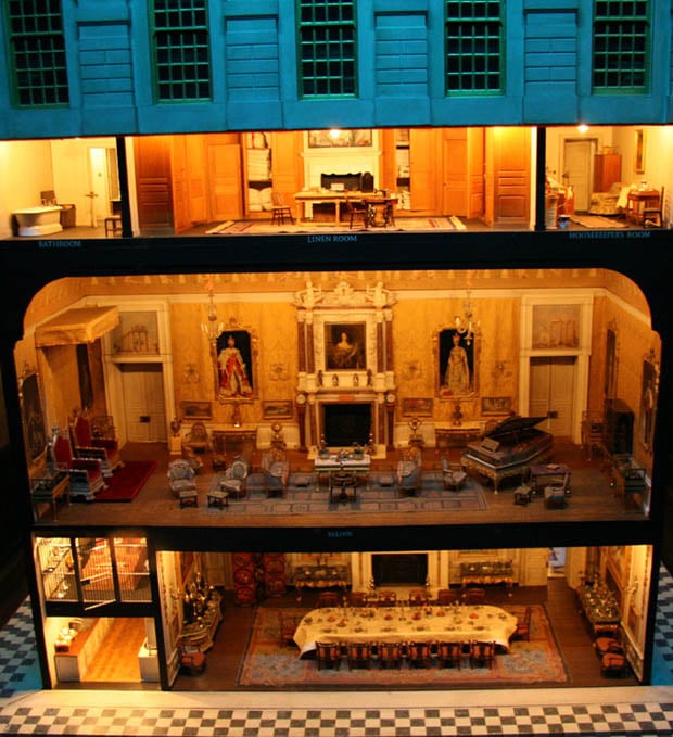 the queens dolls house