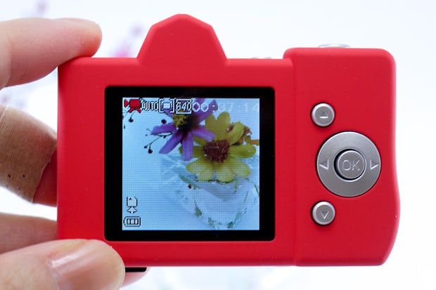 The Bonzart Lit is a Fun and Affordable Tiny Toy Camera