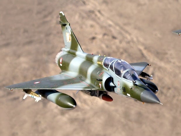 Realistic Photos of Fighter Jets in Flight Created Using Scale Models | PetaPixel