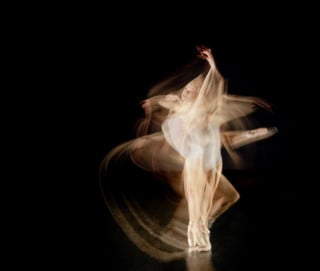 Photog Captures the Elegant Movements of Dancers in Stunning Long ...