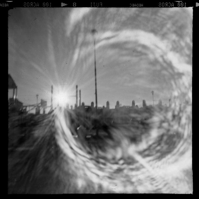 holga pinhole lens