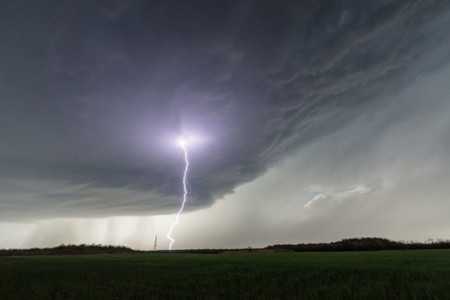 Want to Make a Family Portrait More Exciting? Just Add a Lightning ...