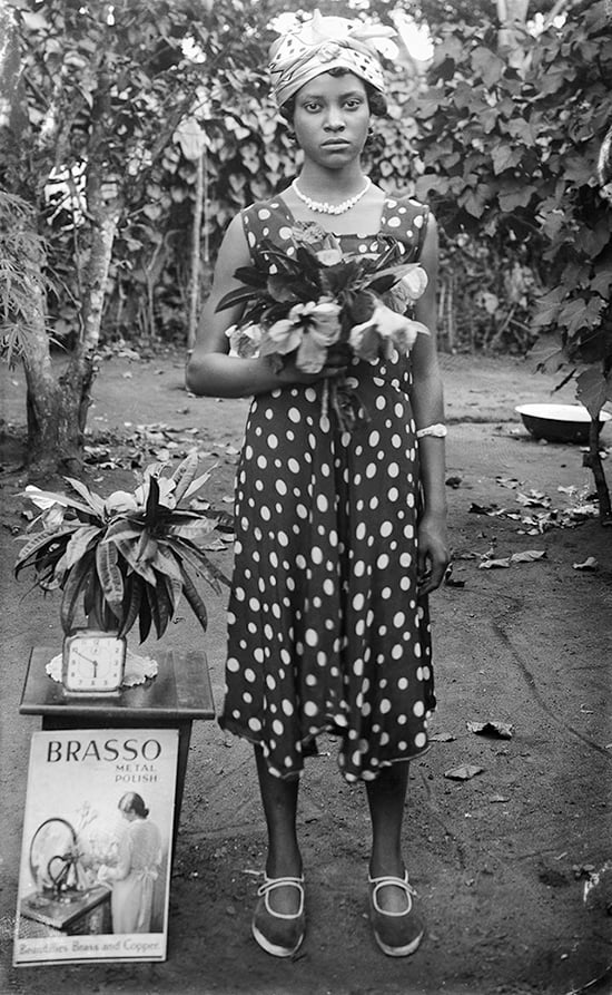Solomon Osagie Alonge, “Dame Merry Oritsetimeyin Ehanire née Cardigan” (1940), Benin City, Glass plate negative (Chief S.O. Alonge Collection, Eliot Elisofon Photographic Archives)