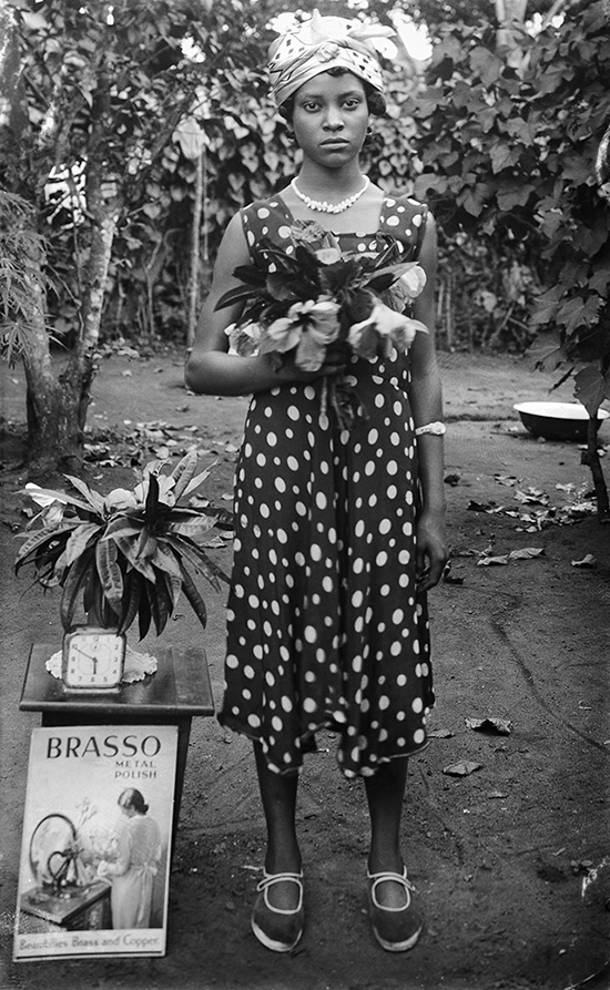 Solomon Osagie Alonge, “Dame Merry Oritsetimeyin Ehanire née Cardigan” (1940), Benin City, Glass plate negative (Chief S.O. Alonge Collection, Eliot Elisofon Photographic Archives)