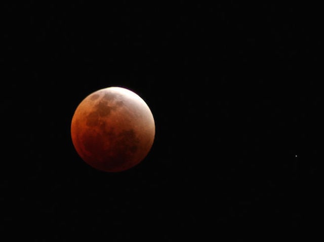 How I shot this lunar eclipse sequence in NSW in-camera and on film -  Australian Photography