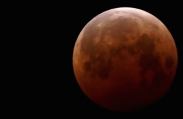 bloodmoontimelapse