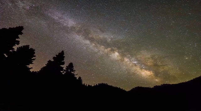 This 4k Time Lapse Of The Night Sky Focuses On The Sheer Scale Of