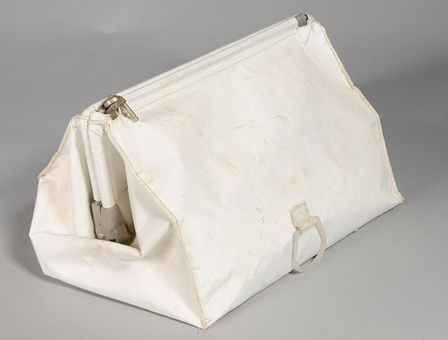 Apollo 11 Temporary Stowage Bag (AKA a " McDivitt purse"). Image by the National Air and Space Museum, Smithsonian Institution.