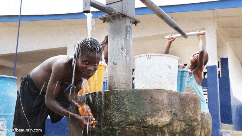 Most of Liberian people do not have access to water and sanitation. Wells are important social places in communities where people meet and chat.