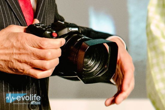 Canon-4k-video-camera-3-550x367