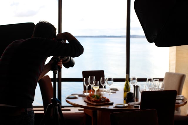 food-restaurant-camera-taking-photo-2