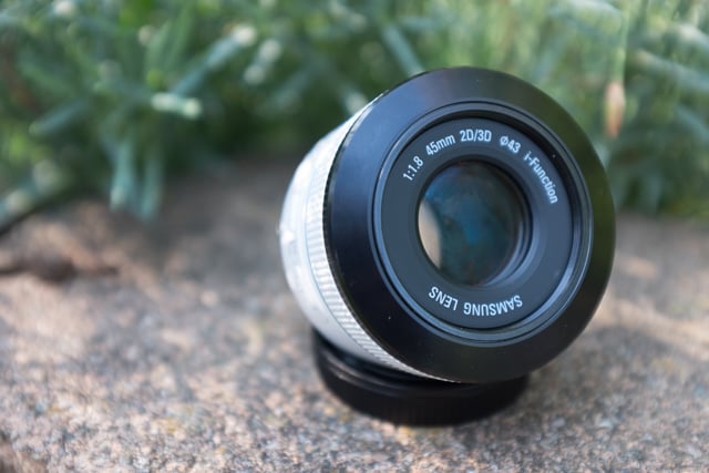 erfgoed mini Draak Review: Capture Another Dimension with Samsung's 45mm f/1.8 2D/3D NX Lens |  PetaPixel