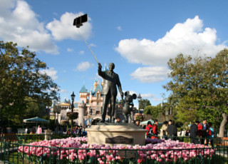 Selfie Sticks Banned at Disney Theme Parks PetaPixel