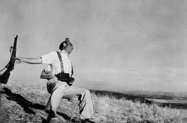 Original title Loyalist Militiaman at the Moment of Death, Cerro Muriano, September 5, 1936. Photo by Robert Capa.