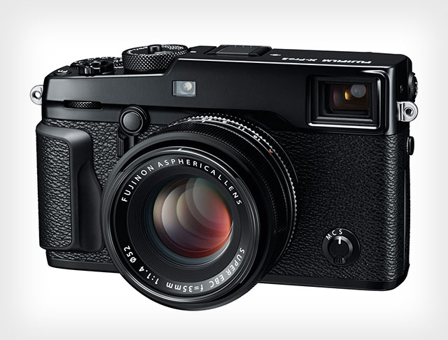 fujifilm mirrorless with viewfinder