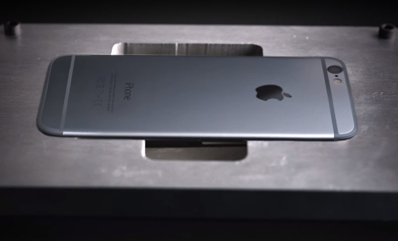 This Apple Robot is How Metals Are Saved from Old iPhone Cameras ...