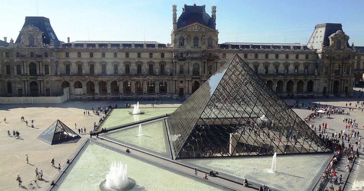 Photographer Makes Louvre Pyramid 'Disappear' with Huge Photo Illusion ...