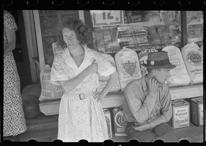 Street scene, Kingwood, West Virginia. July 1935.