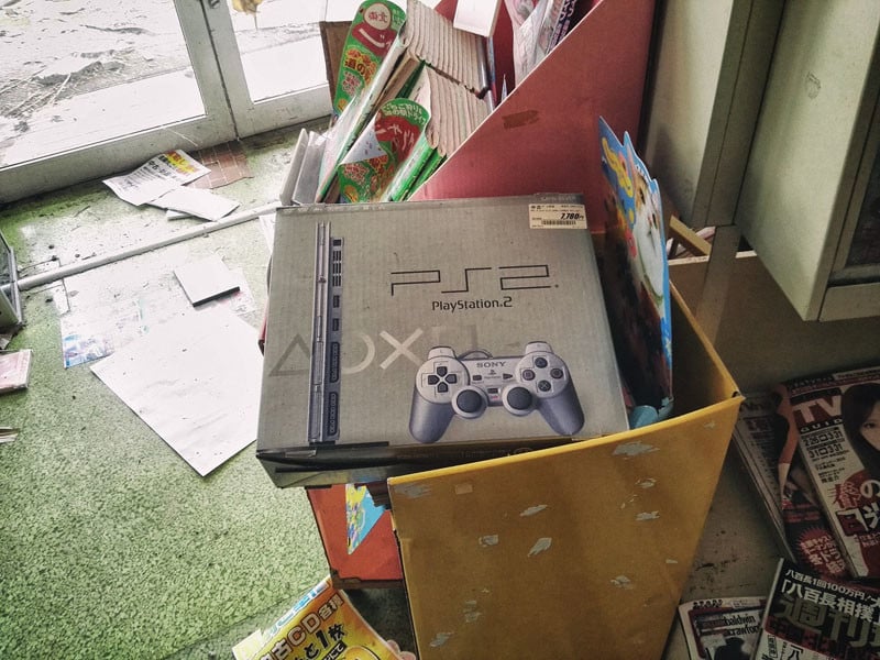 An unopened Playstation 2 in a store.