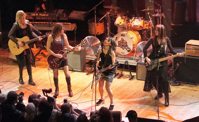 December 15th, Los Angeles. The BANGLES play to a capacity crowd at the House of Blues to raise money for Gov. Dean.