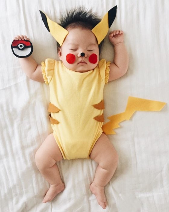 Photographer Shoots Cosplay Photos Starring Her Baby Daughter