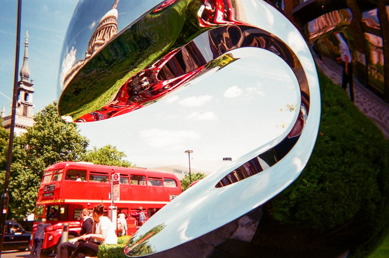 London bus with sculpture by Alana del Vale