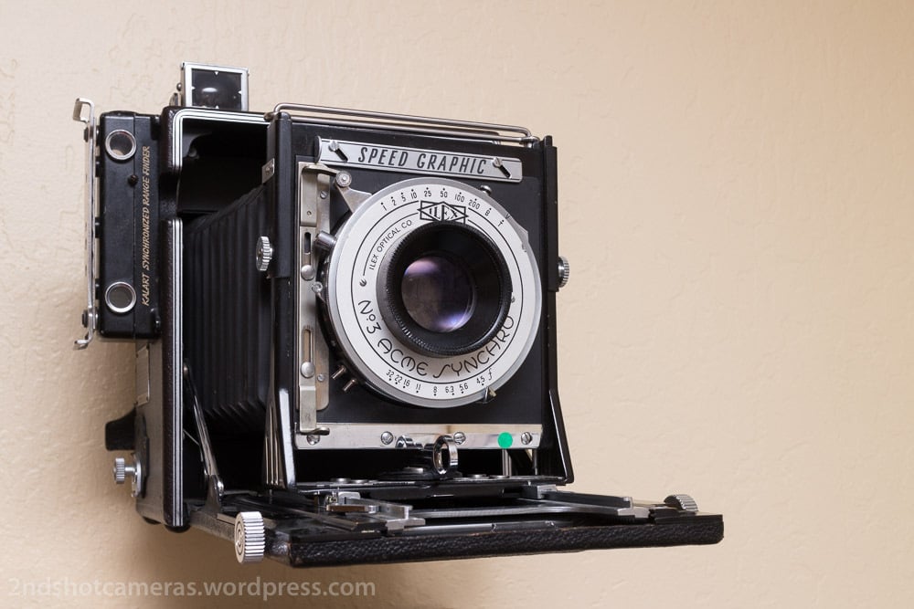 Make Your Own DIY Floating Camera Wall Mount for 2 Bucks | PetaPixel
