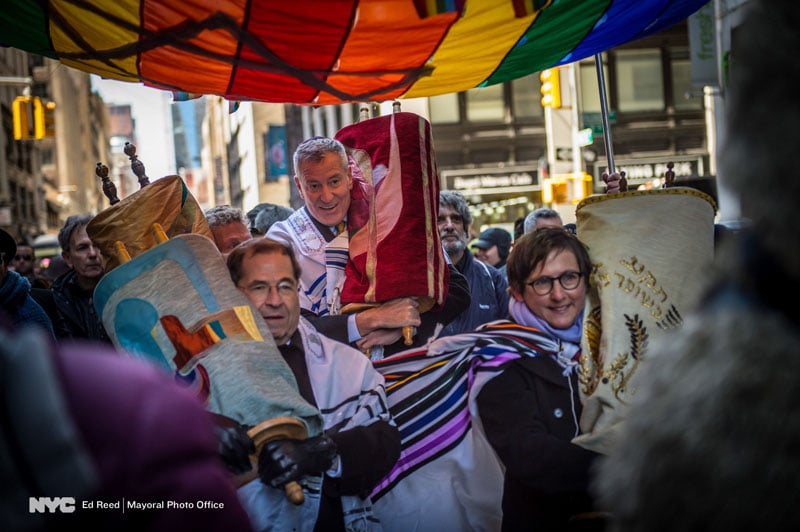April 3, 2016. The Mayor delivers remarks at a dedication ceremony for the new Congregation Beit Simchat Torah synagogue on West 30th Street in Manhattan.
