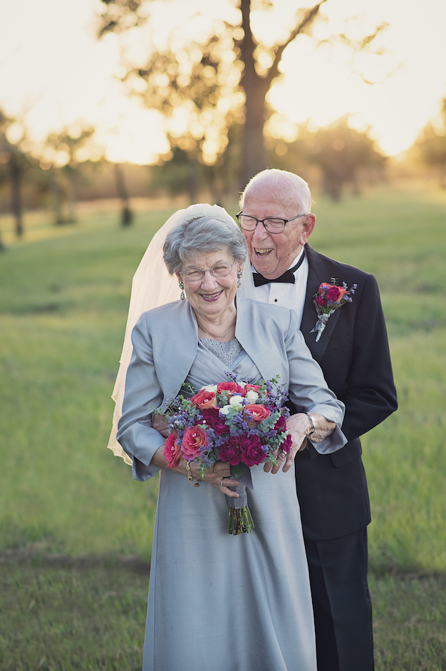 Sweet Couple Finally Gets Wedding Photos 70 Years After Their