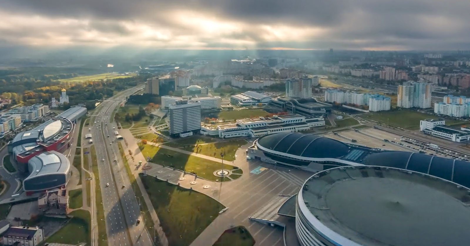 Populær Bevægelig tab This Drone Timelapse of Minsk is Like Something Out of a Dream | PetaPixel