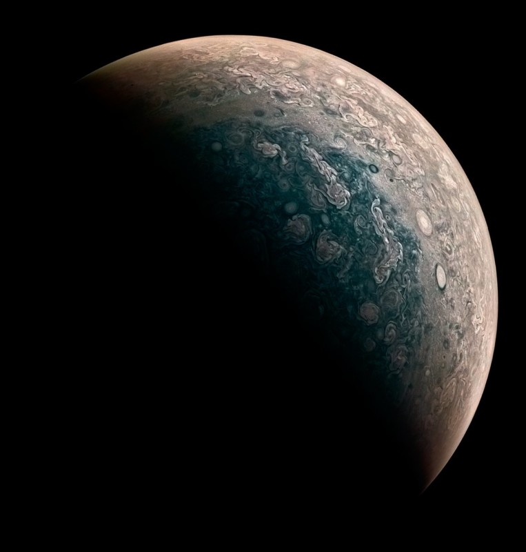 Nasa’s $1 Billion Juno Probe Sends Back Stunning Photos Of Jupiter’s 