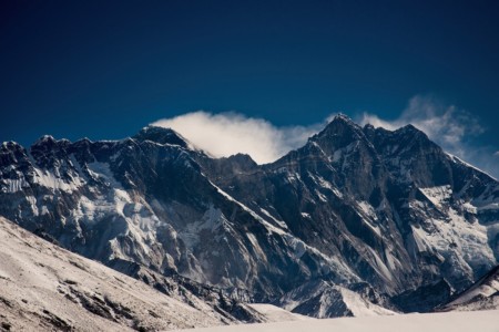 Photographer Captures Stunning Mt. Everest Base Camp Wedding Photos ...