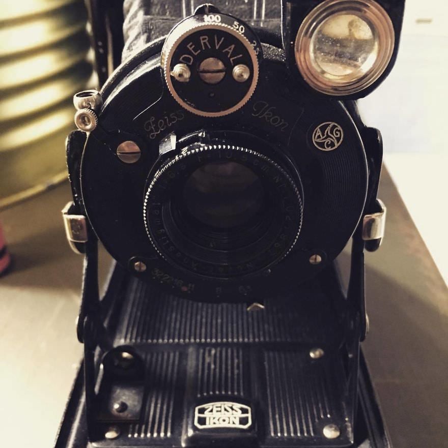 Guy Finds 1929 Camera at Thrift Store and Develops the Film | PetaPixel