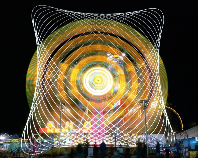 Vail Inverter0 800x640 - Fotos sensacionais tiradas em parque de diversões utilizando longa exposição