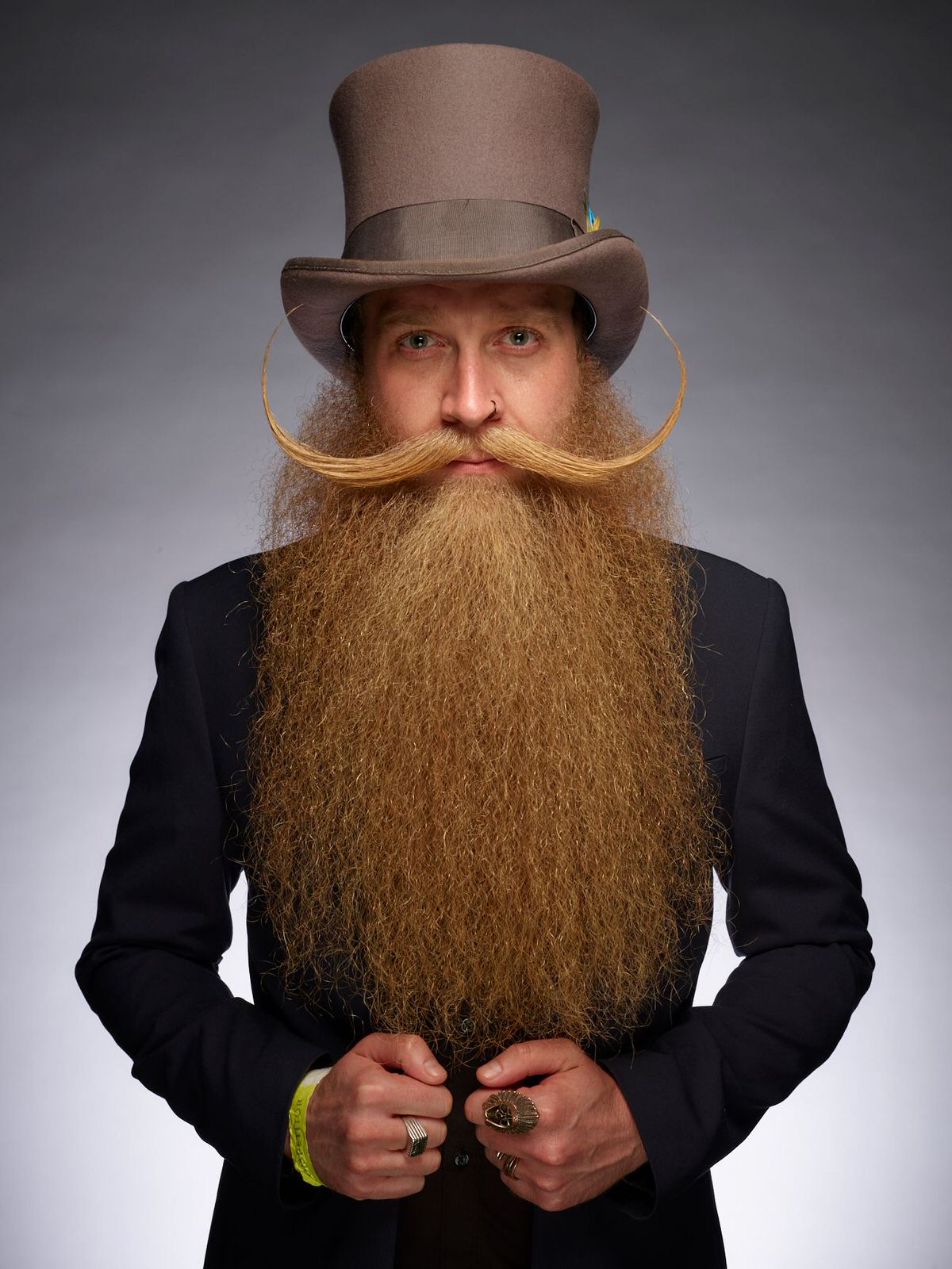 Самого странного человека. Необычная борода. Мужчина с большой бородой. Смешная борода. Необычные бороды и усы.