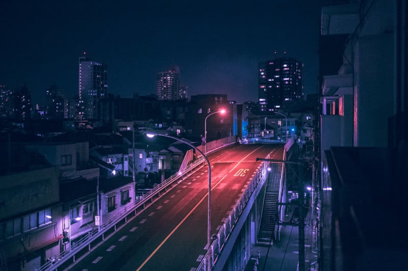 Nighttime Photos of Tokyo Under the Glow of Neon Lights