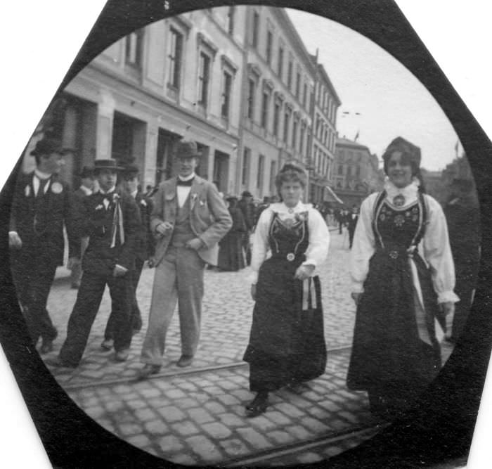 The 19-Year-Old Who Shot Spy Camera Street Photos in the 1890s