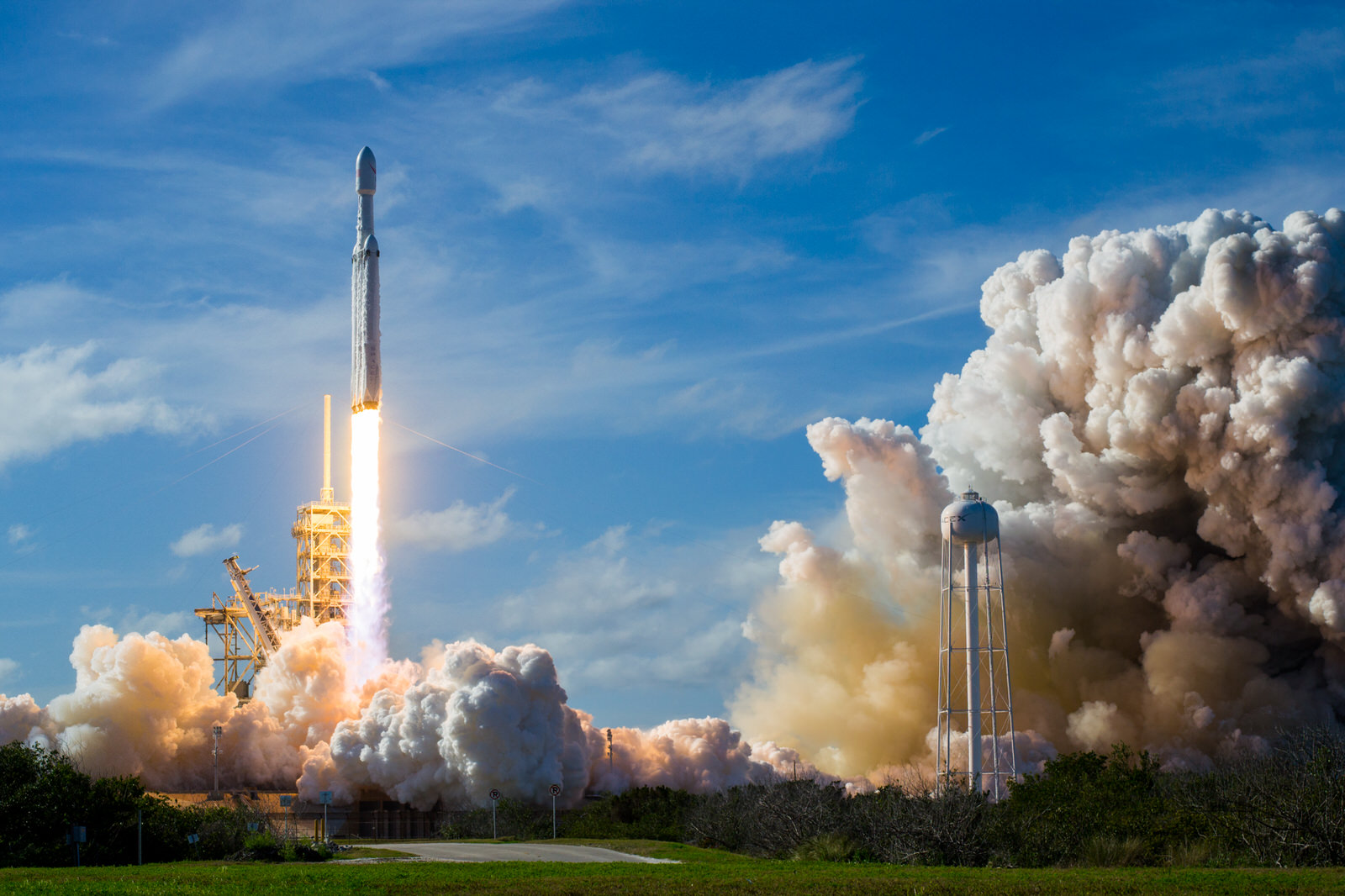 I Shot SpaceX's Falcon Heavy and Got Retweeted by Elon Musk | PetaPixel